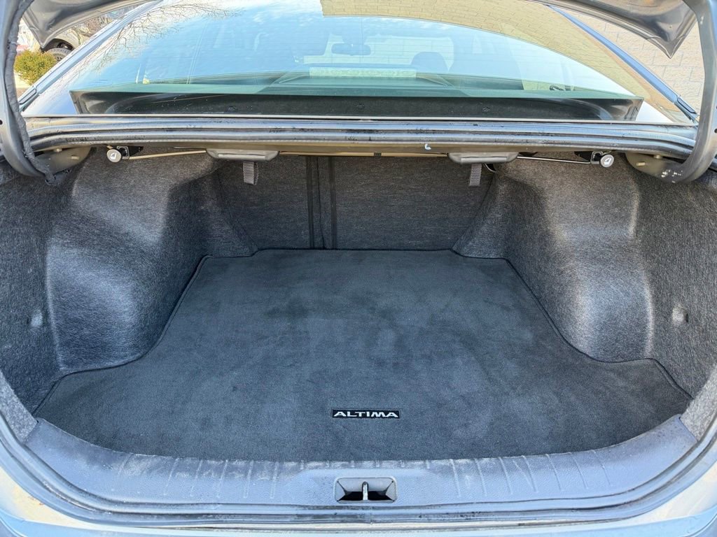 Used 2024 Nissan Altima 2.5 SV image 10