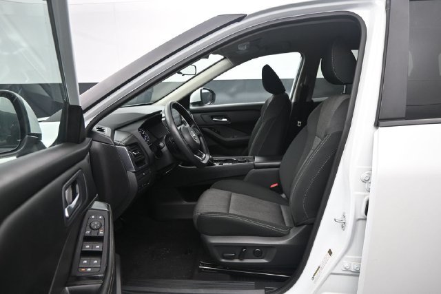 Certified 2024 Nissan Rogue SV AWD/4WD image 10