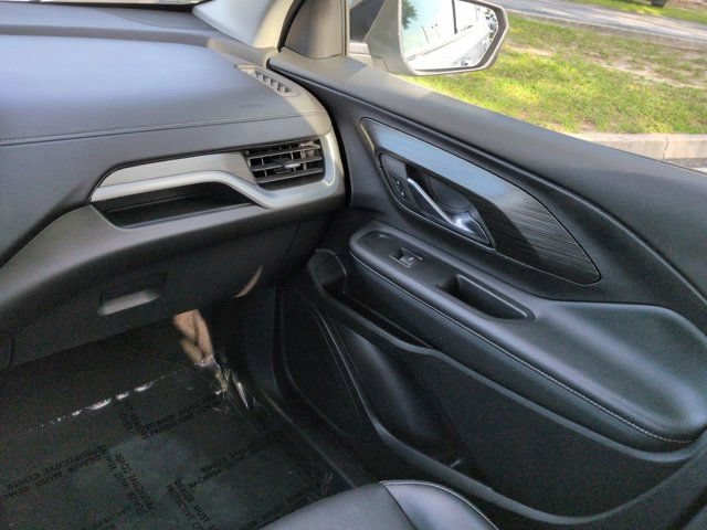 Used 2024 GMC Terrain SLT w/ Tech Package FWD image 16