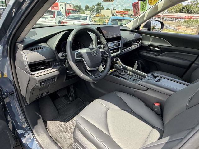 Used 2026 Toyota Grand Highlander AWD image 12
