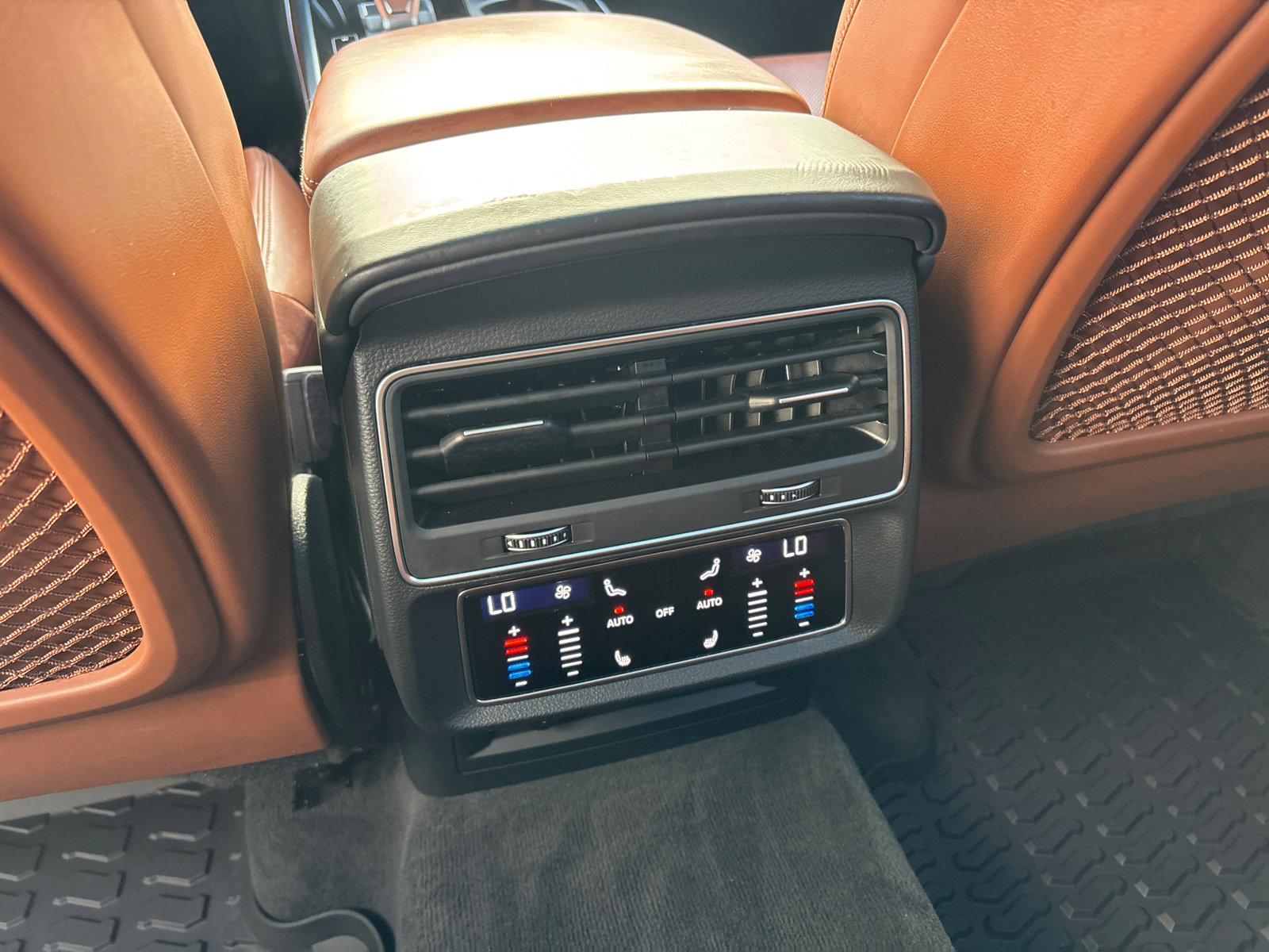 Used 2020 Audi Q7 3.0T Prestige w/ Prestige Package image 32