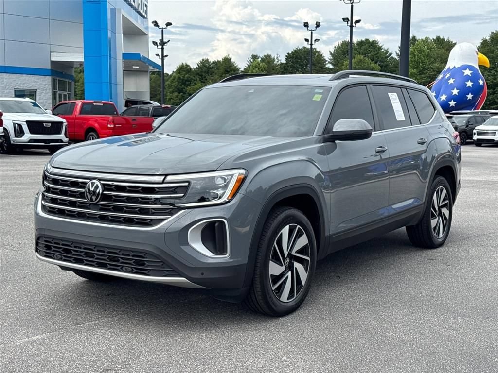Used 2025 Volkswagen Atlas SE FWD image 7