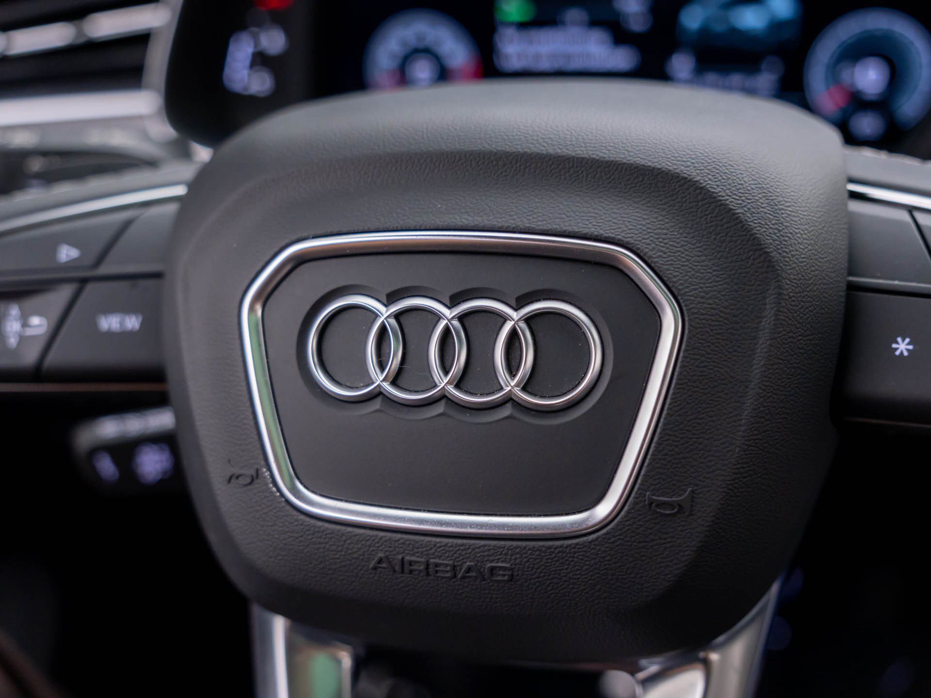 Used 2023 Audi Q8 Premium Plus AWD/4WD image 29