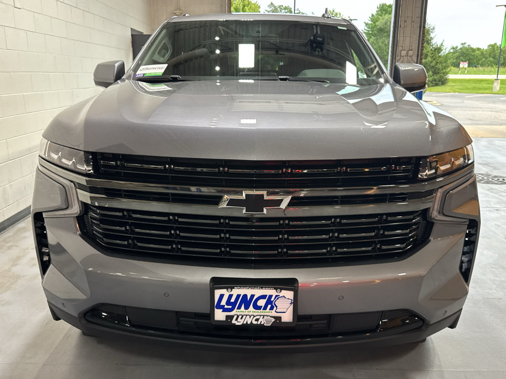 Used 2022 Chevrolet Suburban RST w/ Luxury Package AWD/4WD image 8