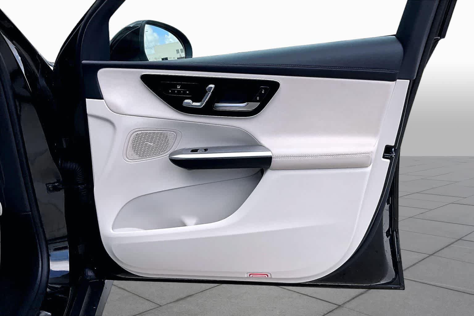 Used 2025 Mercedes-Benz GLC 300 image 20