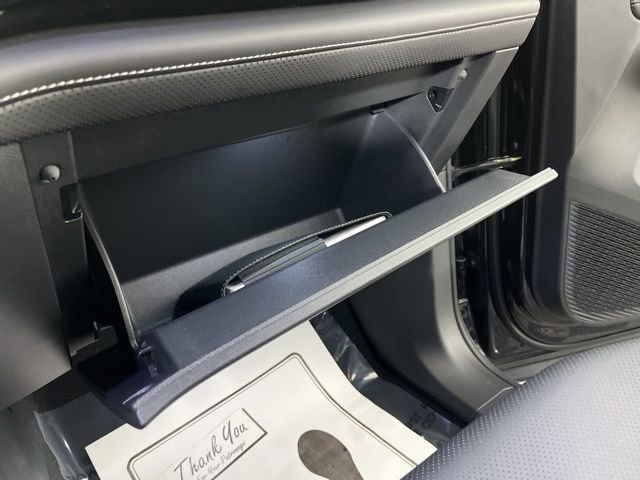 Used 2024 Volkswagen Atlas SE w/ Black Wheel Package image 39