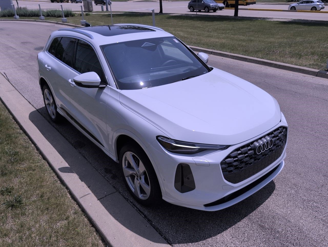 New 2025 Audi Q5 Premium Plus image 29