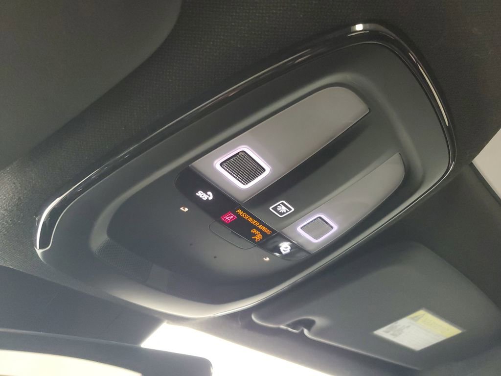 Used 2023 Volvo C40 P8 Recharge Ultimate image 35