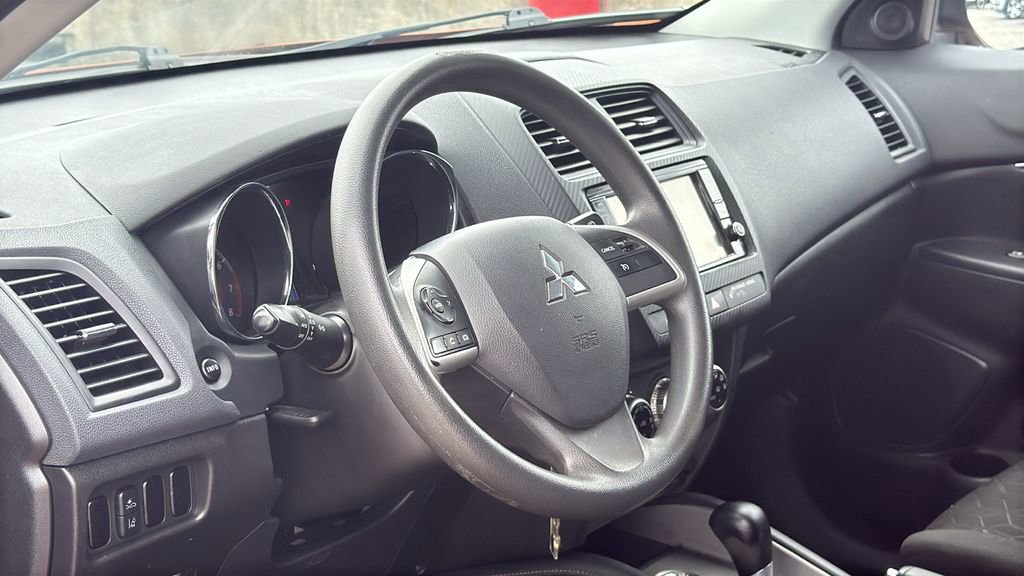 Used 2022 Mitsubishi Outlander Sport SE AWD/4WD image 9