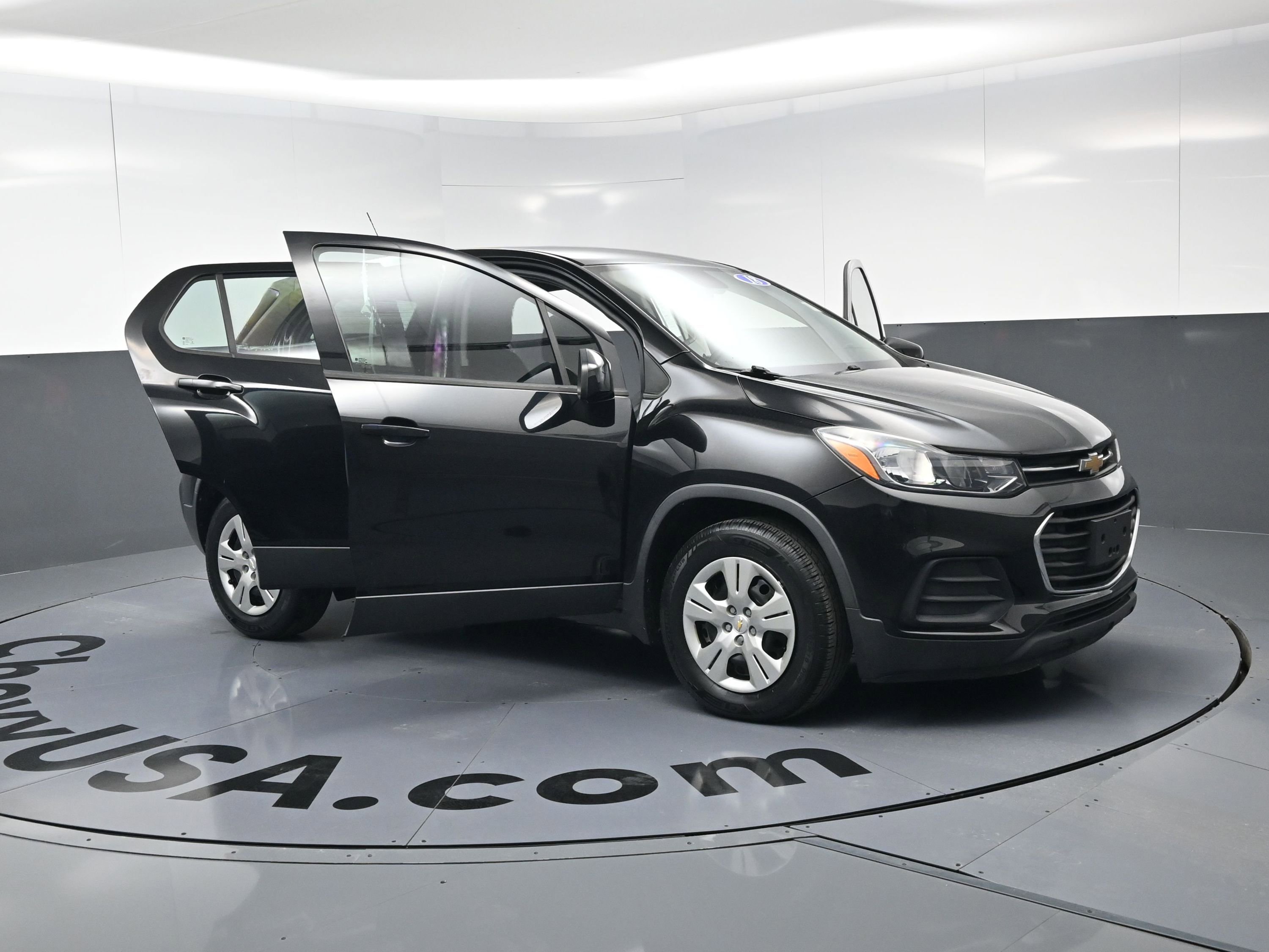 Used 2018 Chevrolet Trax LS image 23