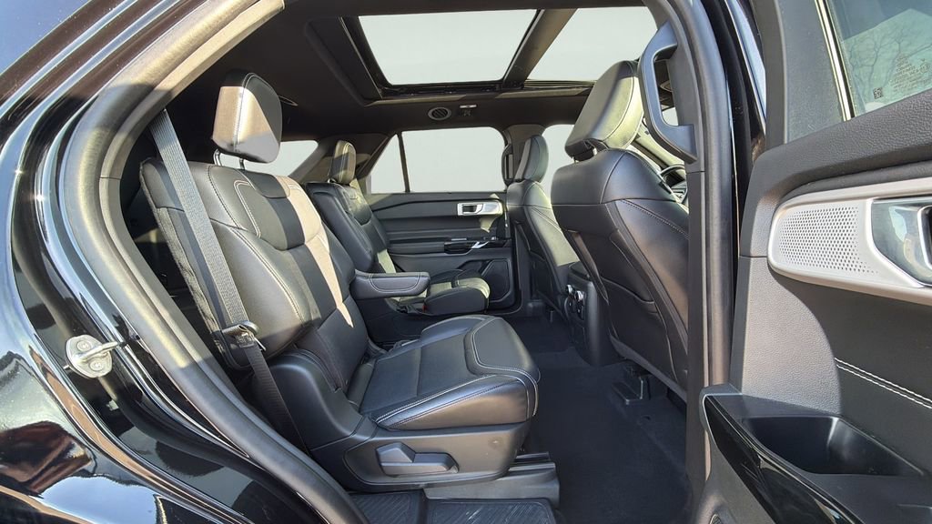 Used 2023 Ford Explorer ST w/ Equipment Group 401A image 12