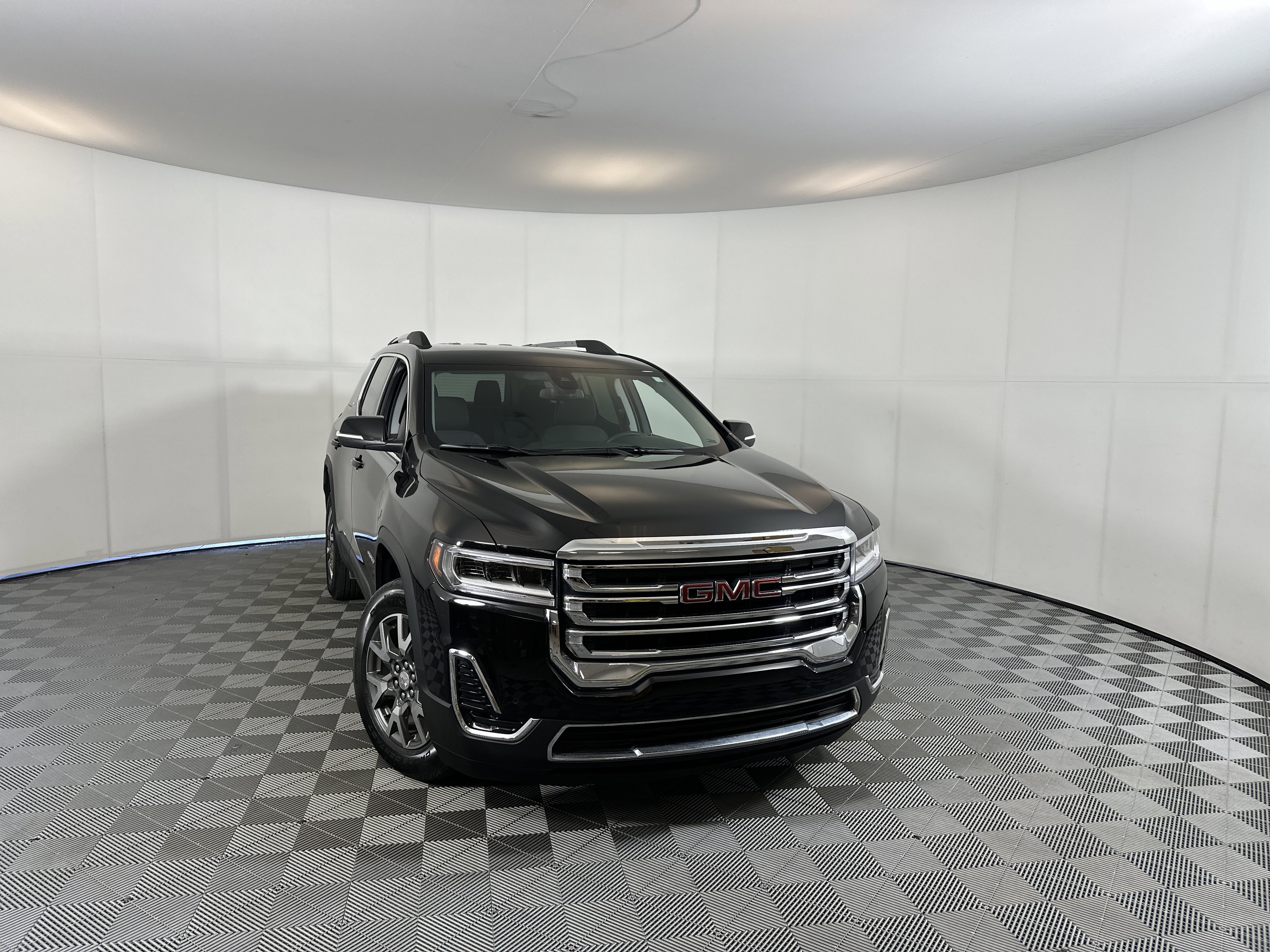 Certified 2023 GMC Acadia SLE w/ Driver Convenience Package