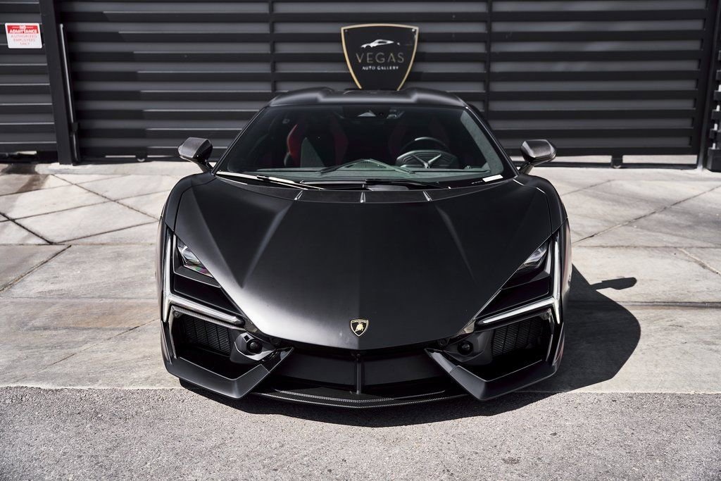 Used 2025 Lamborghini Revuelto image 25