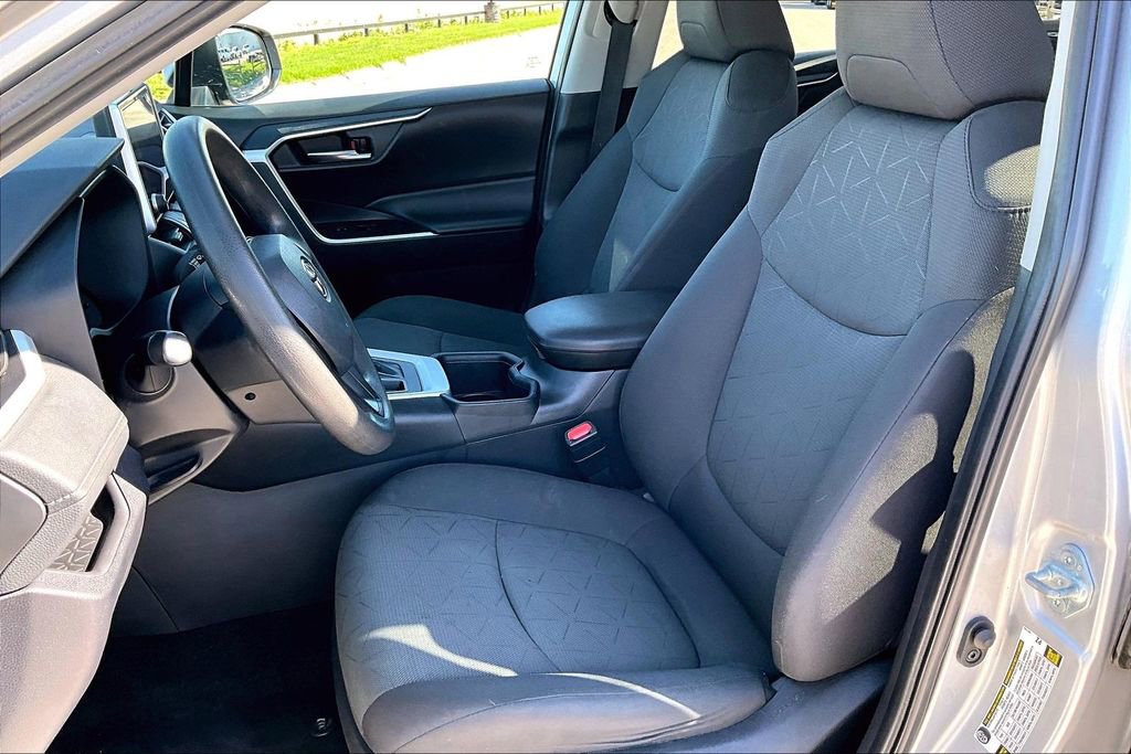 Used 2024 Toyota RAV4 XLE FWD image 23
