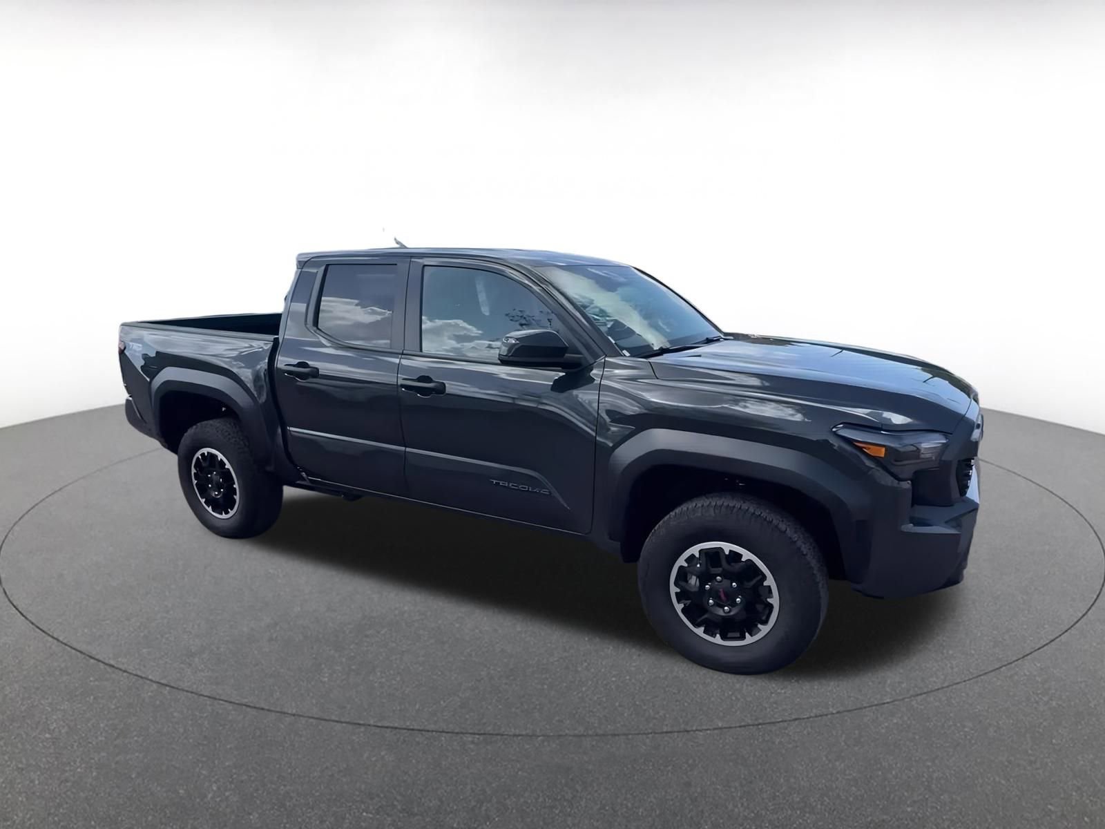 Used 2025 Buick Envista Sport Touring image 2