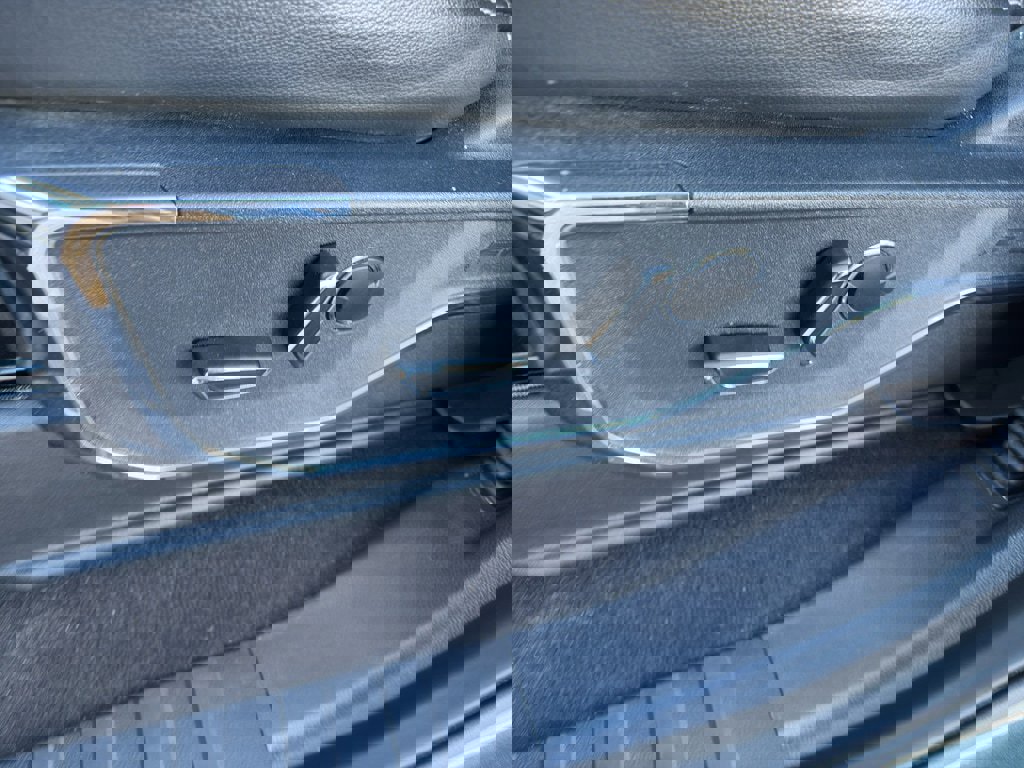 Used 2021 Ford F150 Lariat w/ Max Trailer Tow Package image 19