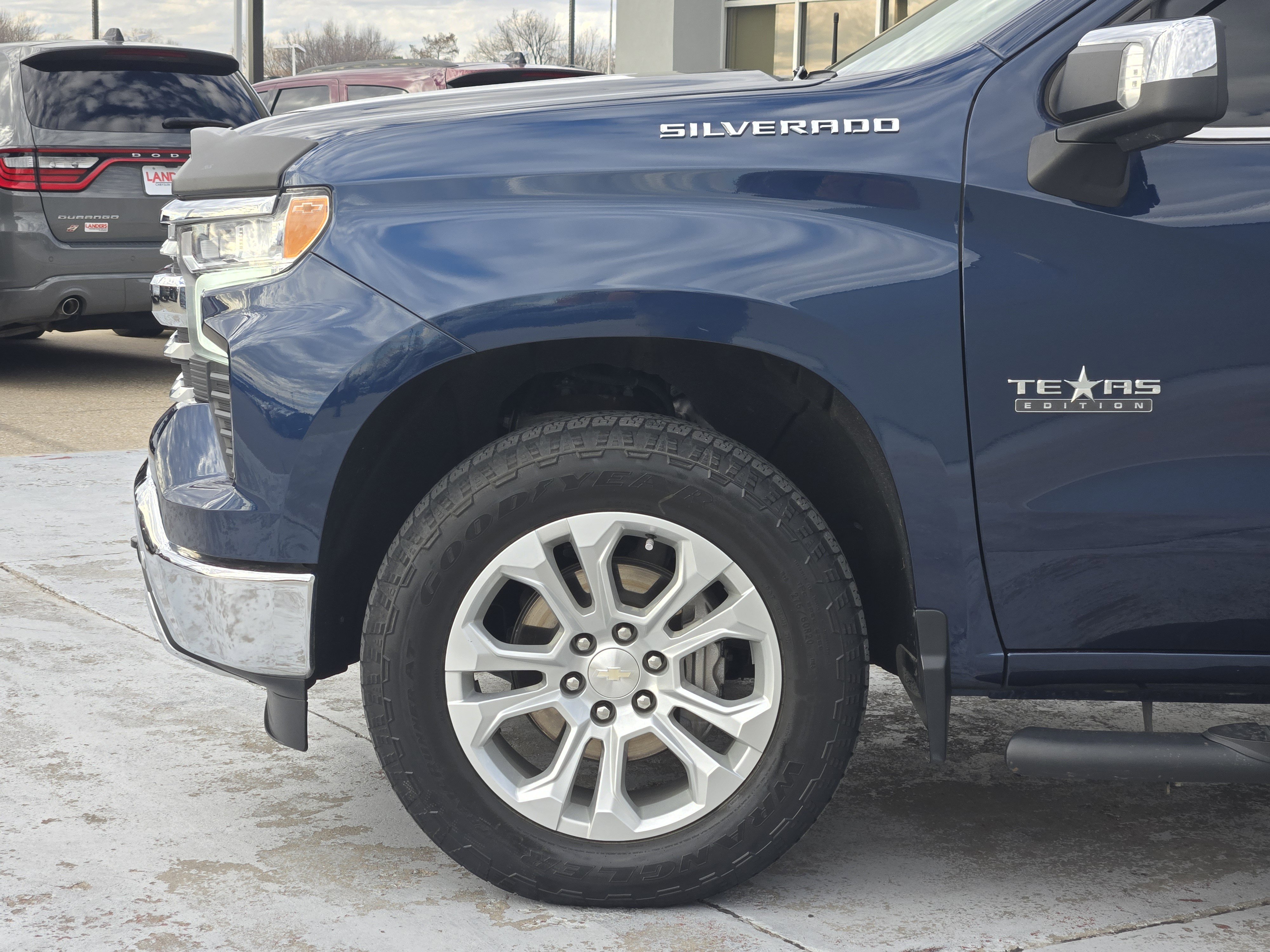Used 2022 Chevrolet Silverado 1500 LTZ image 9