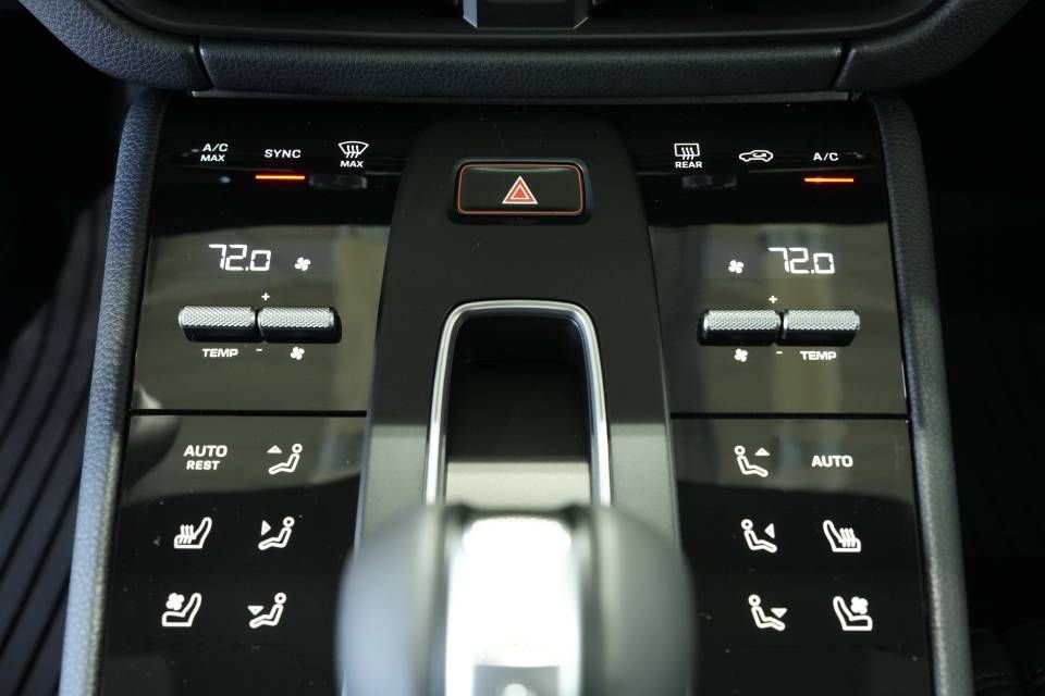 Certified 2026 Porsche Macan AWD/4WD image 21