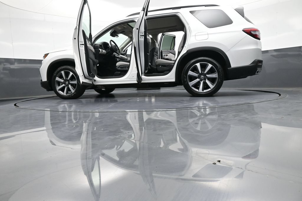 Certified 2024 Honda Pilot Touring image 53