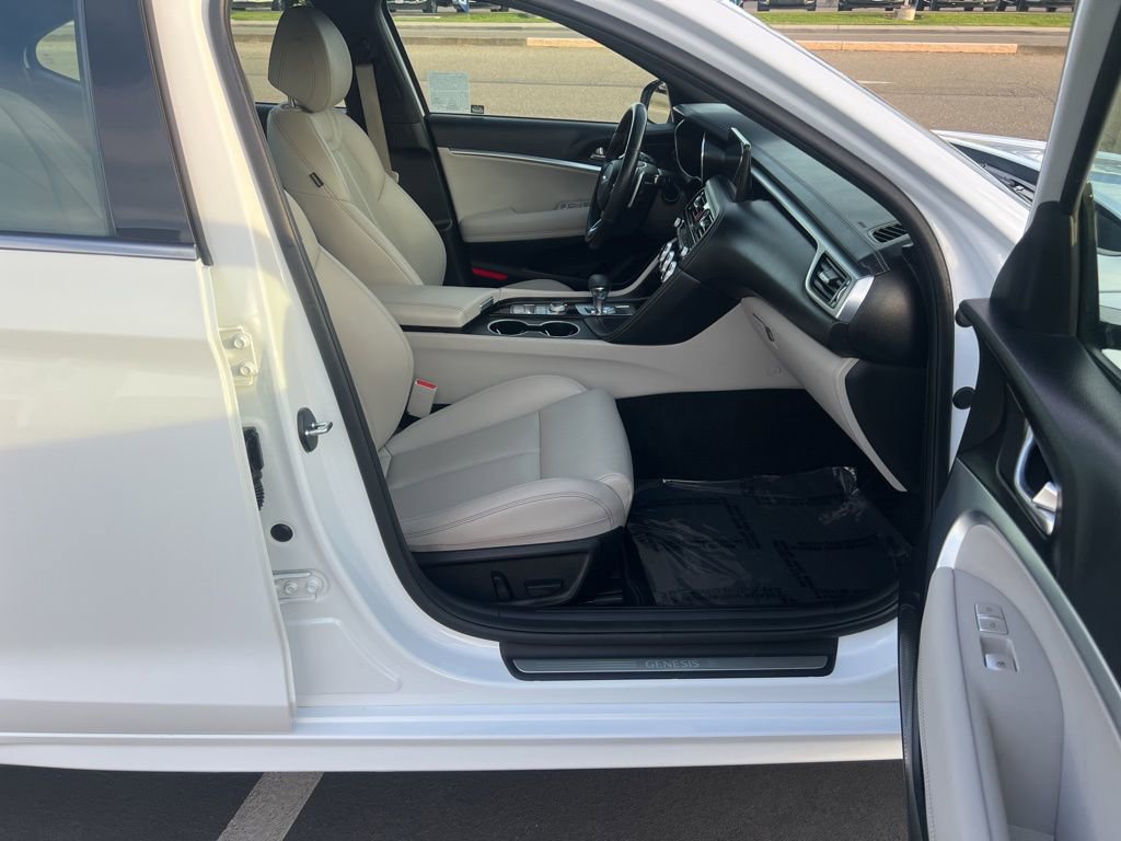Used 2023 Genesis G70 2.0T RWD image 38