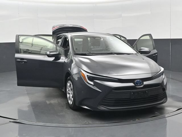 Used 2025 Toyota Corolla LE FWD image 56