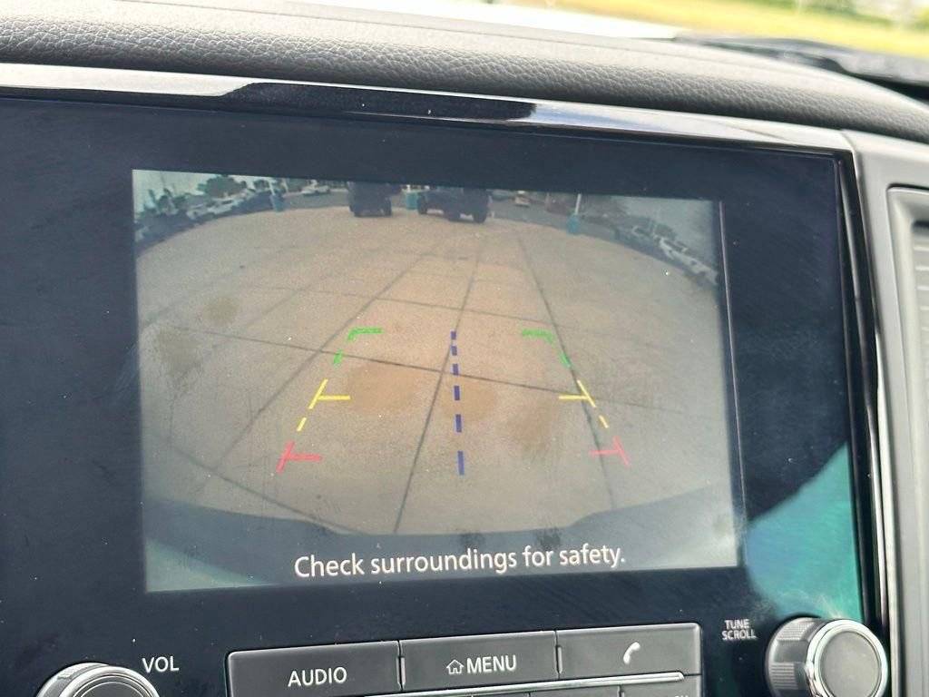 Used 2024 Nissan Titan SV w/ SV Convenience Package image 9