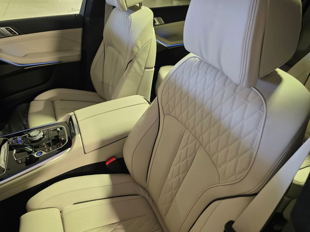 New 2026 BMW ALPINA XB7 AWD/4WD image 9