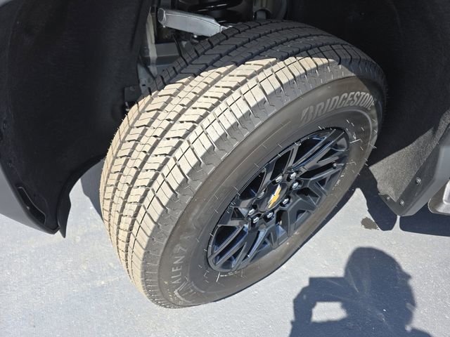 New 2025 Chevrolet Silverado EV LT image 32