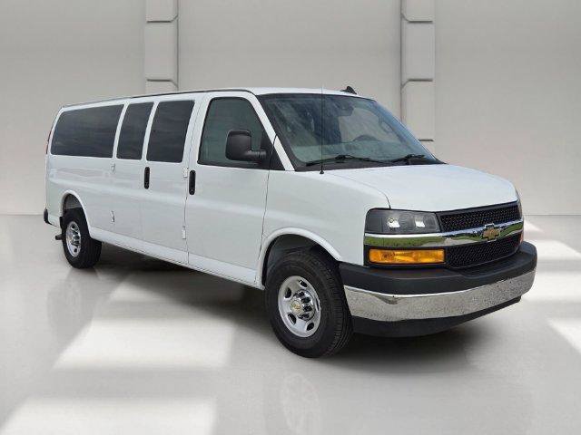 Certified 2025 Chevrolet Express 3500 LT w/ LT Preferred Equipment Group RWD image 7