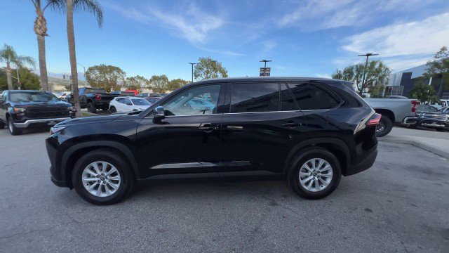 Used 2025 Toyota Grand Highlander AWD image 5