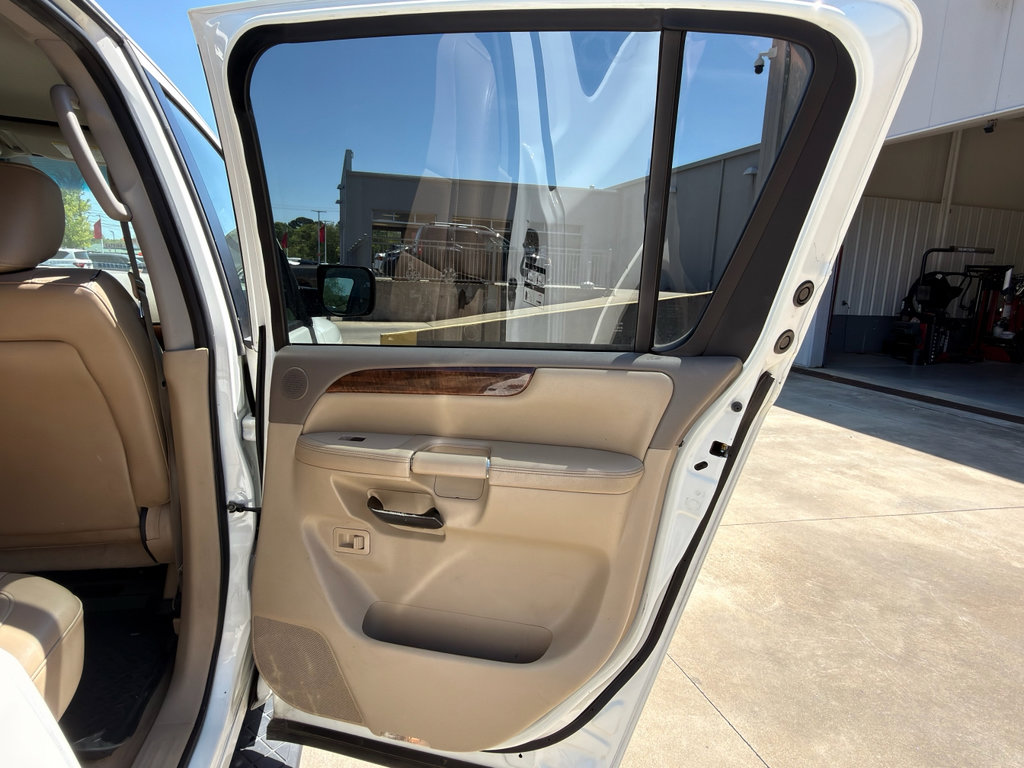 Used 2011 Nissan Armada SL RWD image 16