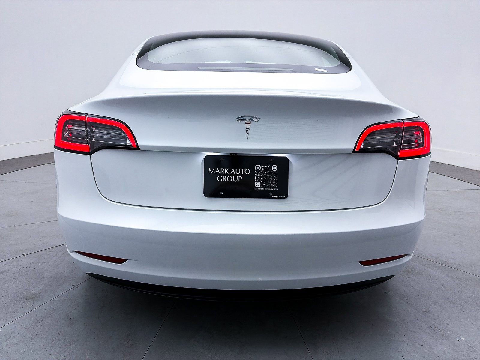 Used 2023 Tesla Model 3 Standard Range image 13