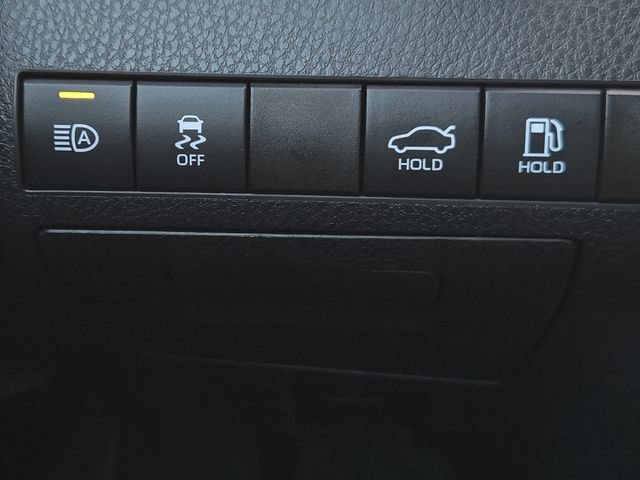 Certified 2020 Toyota Camry XLE w/ Sunroof Package FWD image 26