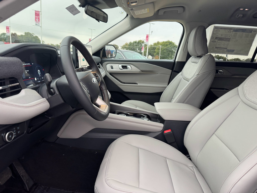 New 2026 Ford Explorer Active image 28