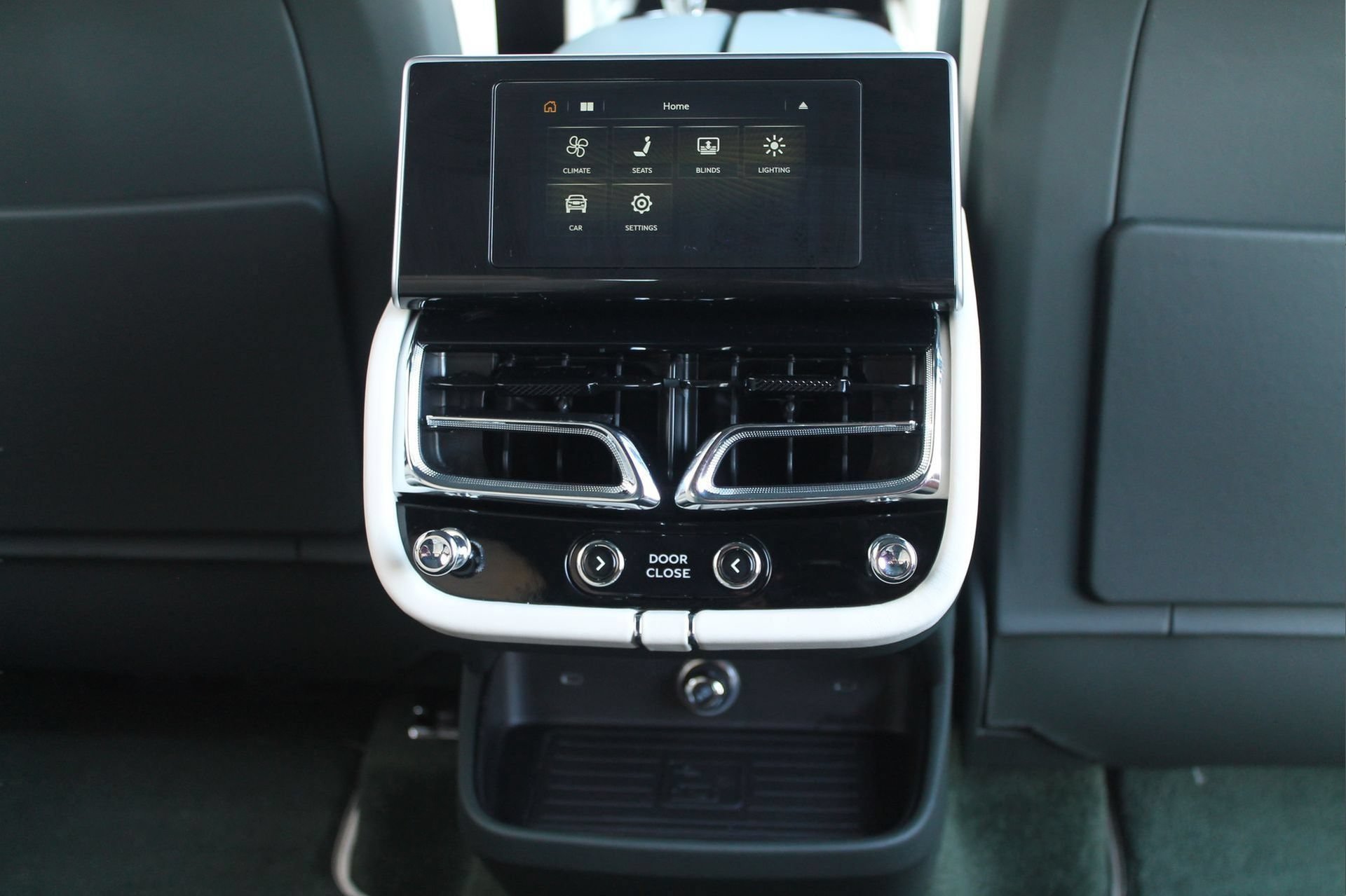 Certified 2024 Bentley Bentayga Extended Wheelbase AWD/4WD image 50