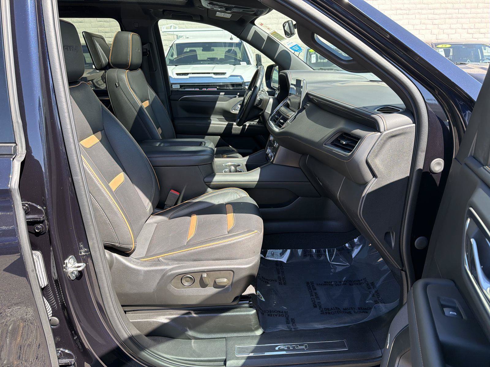 Used 2022 GMC Yukon XL AT4 w/ AT4 Premium Package AWD/4WD image 28
