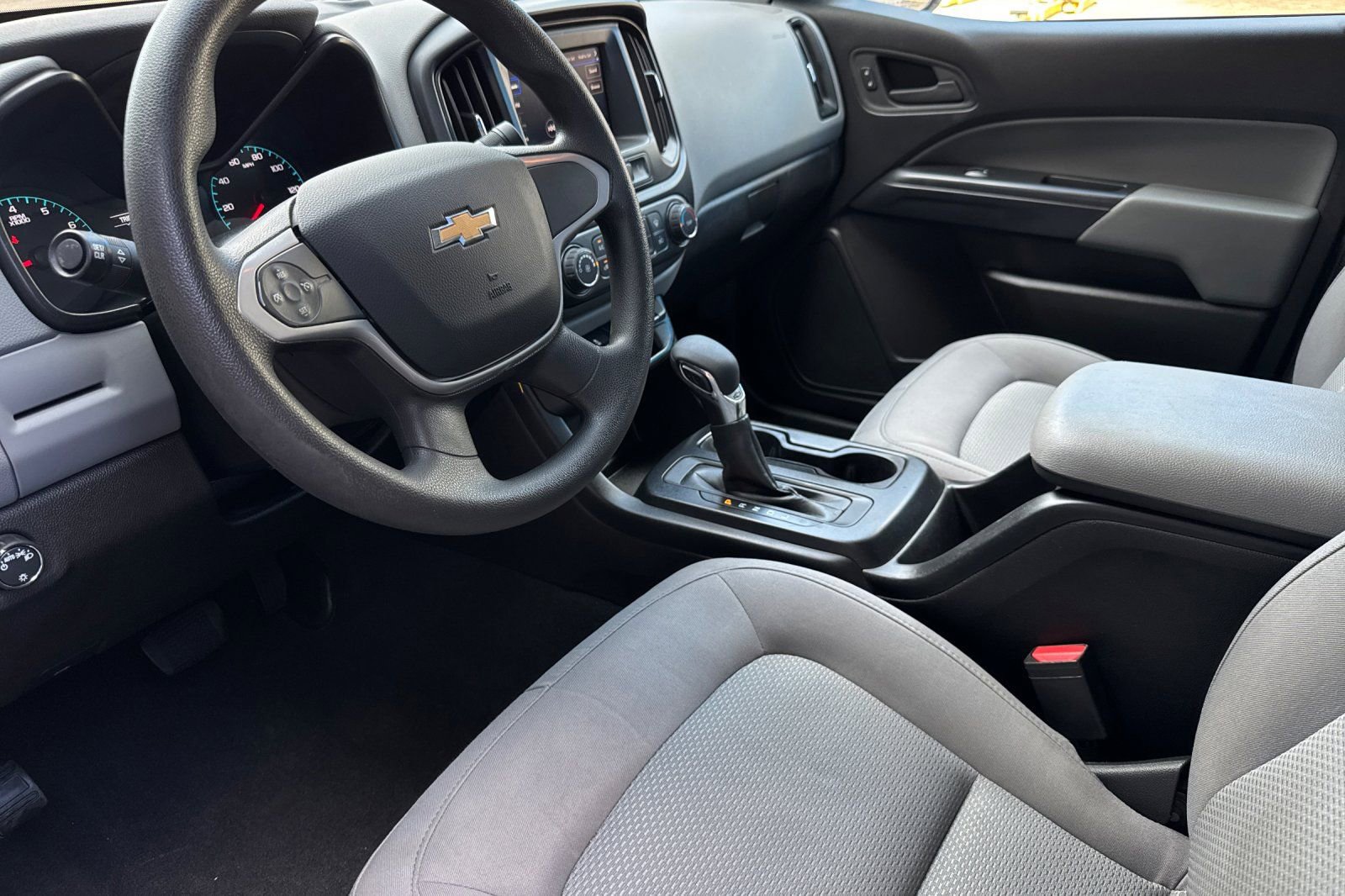 Used 2022 Chevrolet Colorado W/T w/ WT Convenience Package RWD image 10