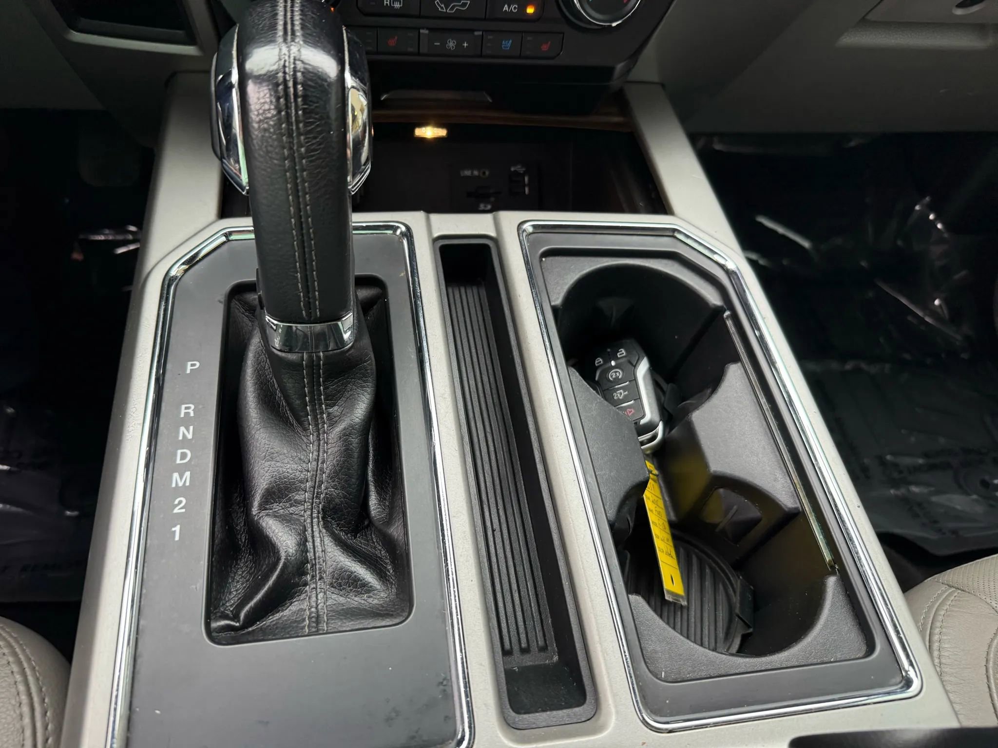 Used 2015 Ford F150 Lariat image 25