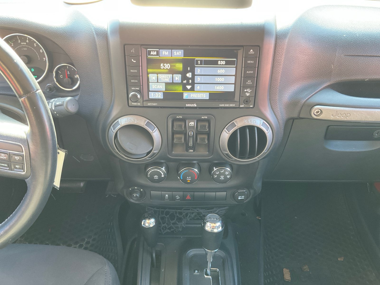 Used 2015 Jeep Wrangler Unlimited Sport w/ Quick Order Package 24S AWD/4WD image 12
