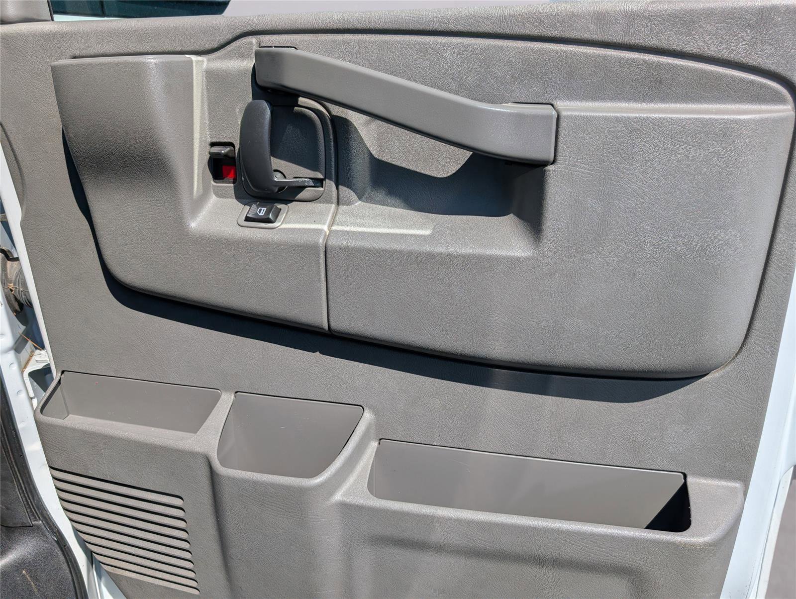 Used 2017 Chevrolet Express 3500 LT w/ LT Preferred Equipment Group image 33