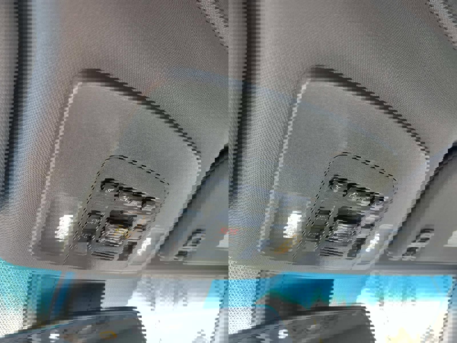 Used 2019 Toyota Avalon XLE w/ Moonroof Package image 31