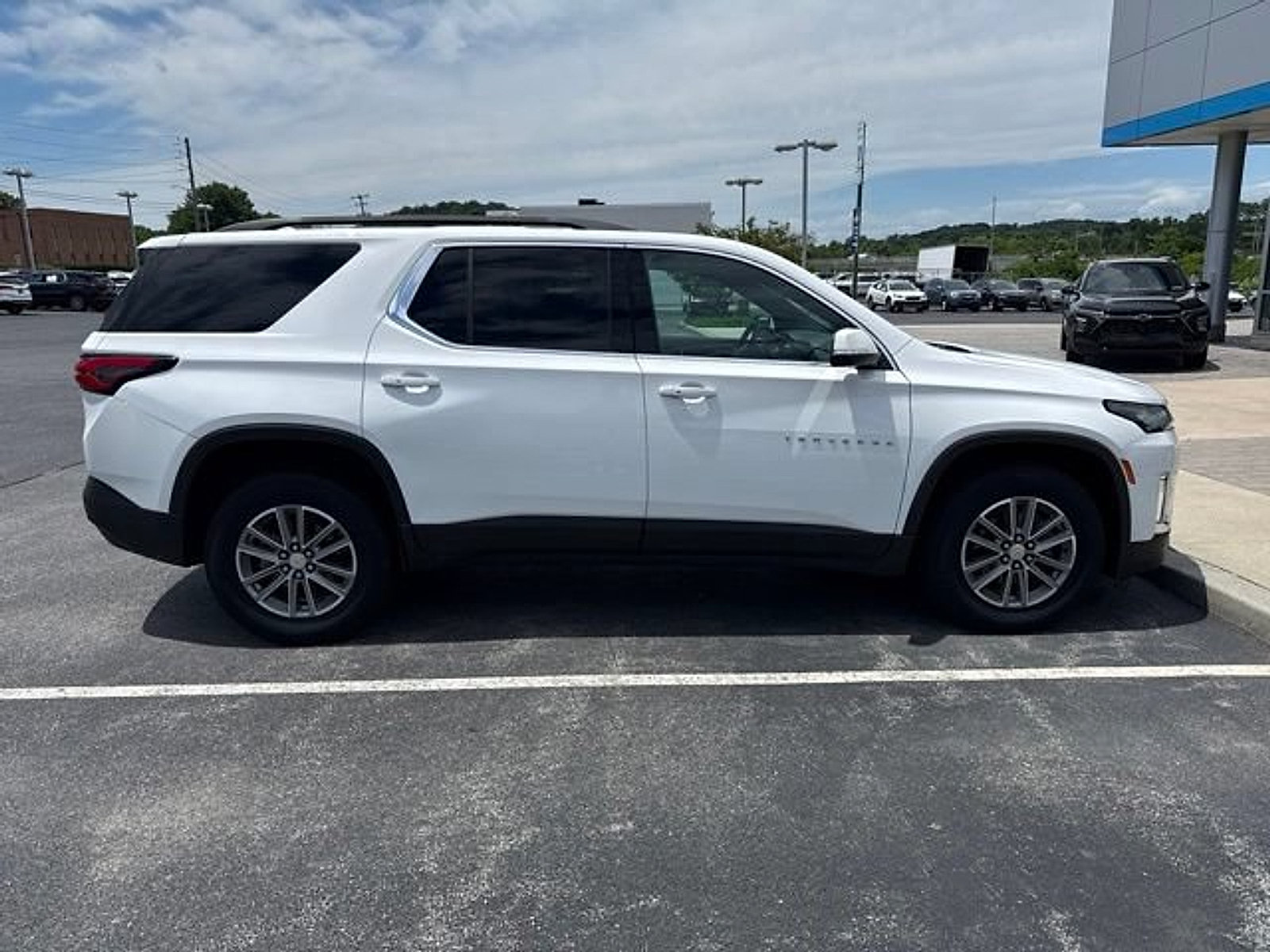 Used 2023 Chevrolet Traverse LT w/ LPO, Floor Liner Package AWD/4WD image 5