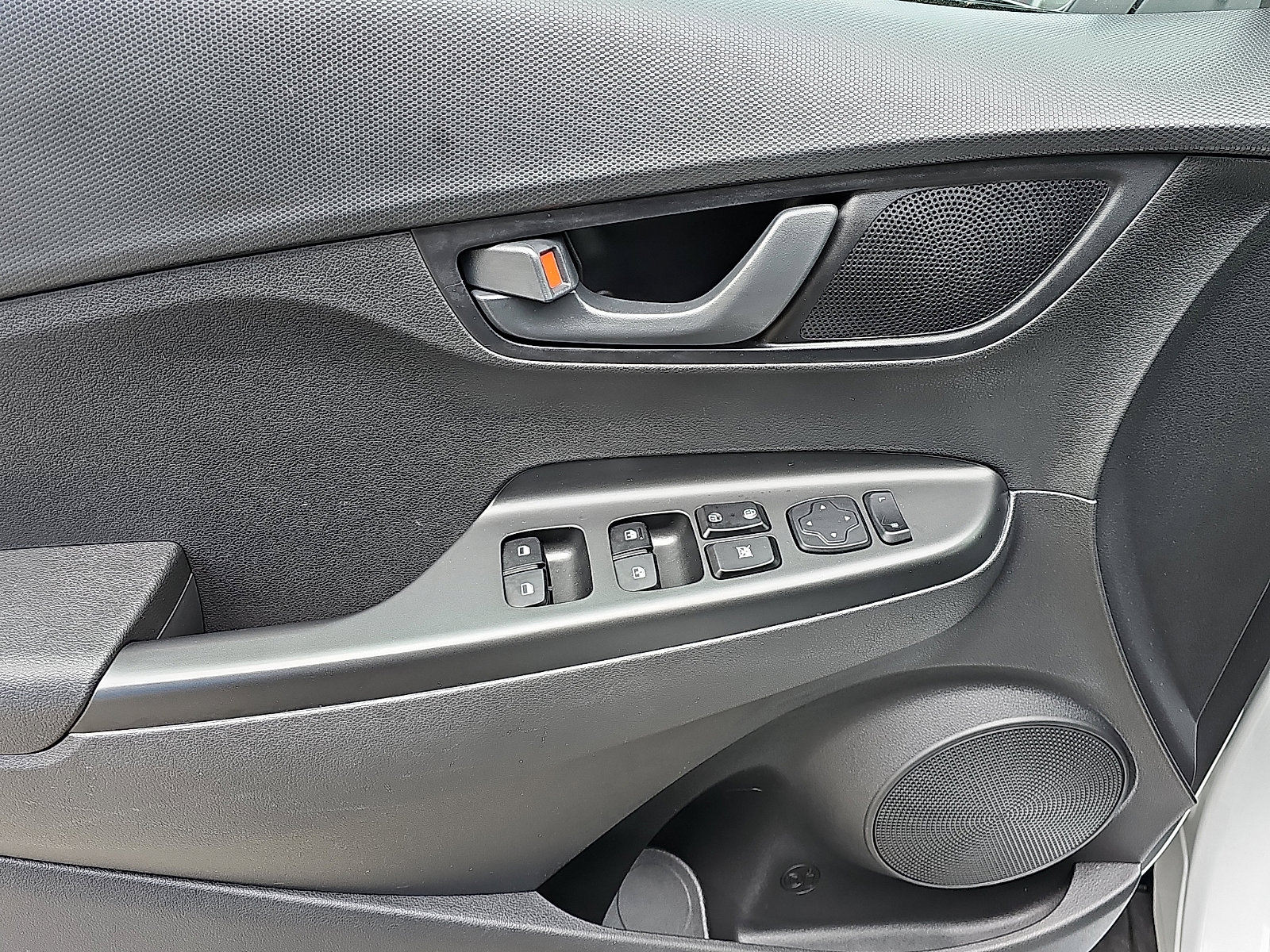 Used 2023 Hyundai Kona SEL image 13