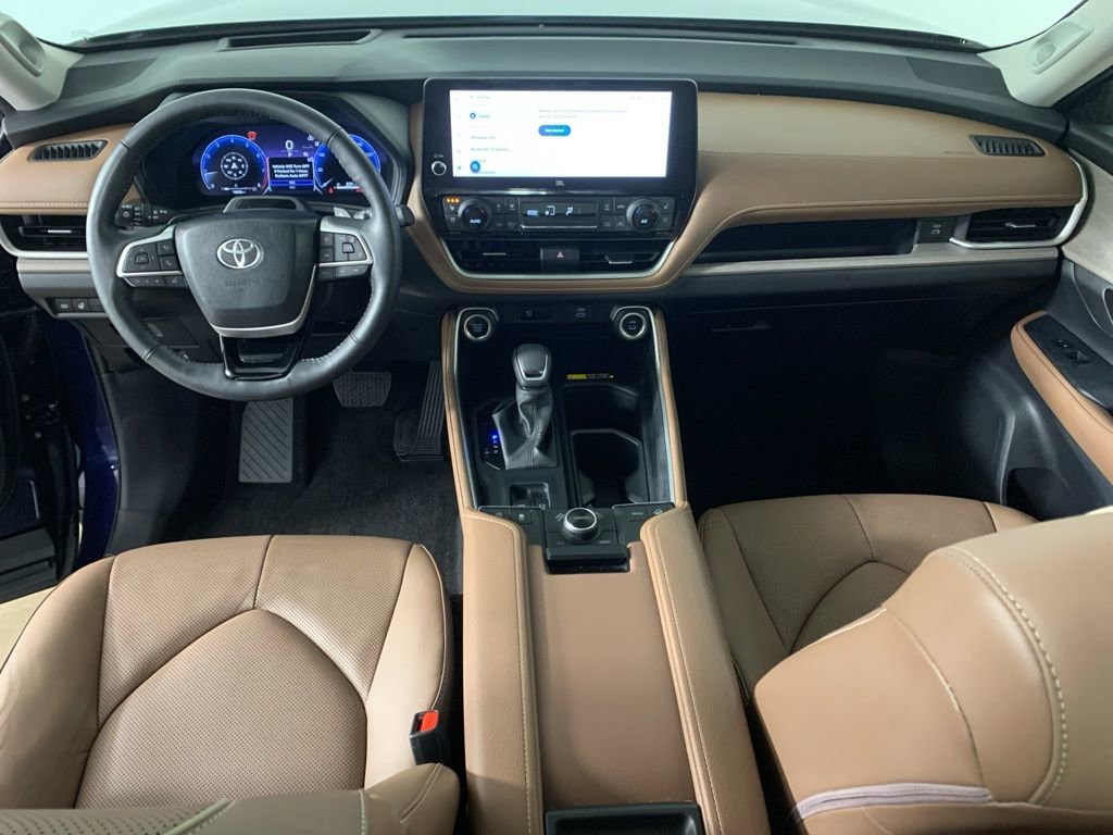 Used 2024 Toyota Grand Highlander AWD image 39