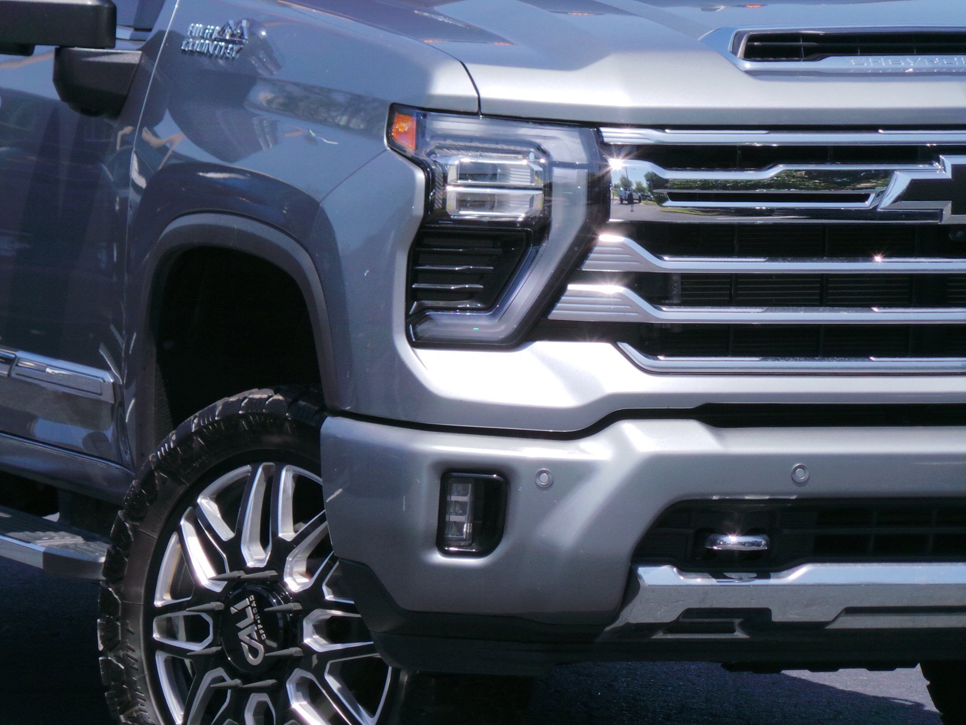 Used 2025 Chevrolet Silverado 3500 High Country w/ High Country Premium Package AWD/4WD image 21
