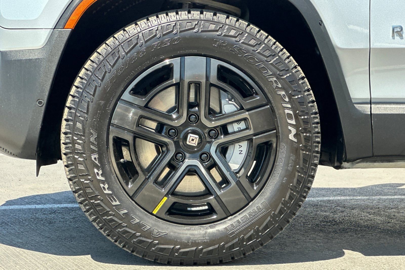 Used 2024 Rivian R1S Adventure image 26