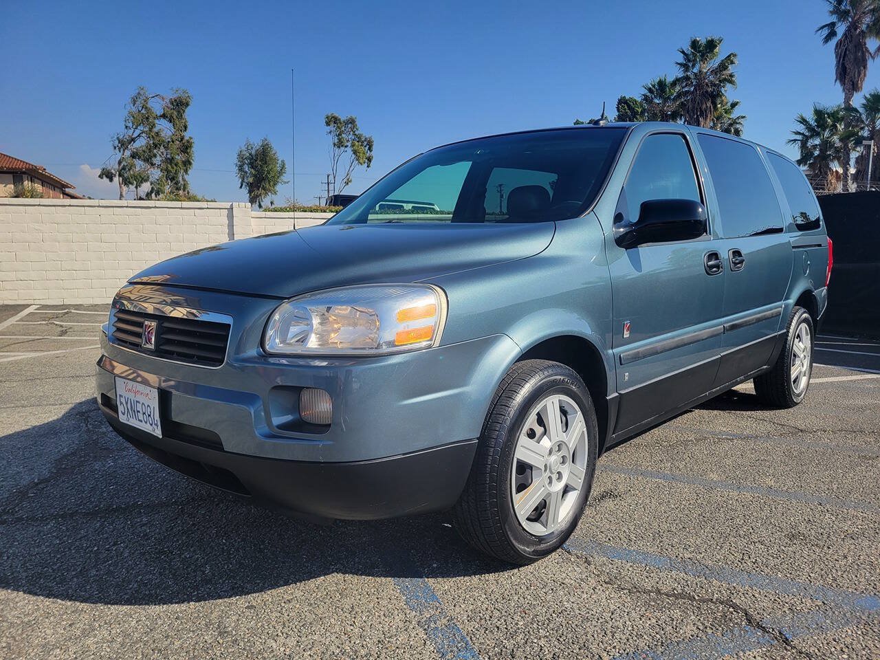 Used 2006 Saturn Relay Level 2 w/ Preferred Pkg FWD image 1