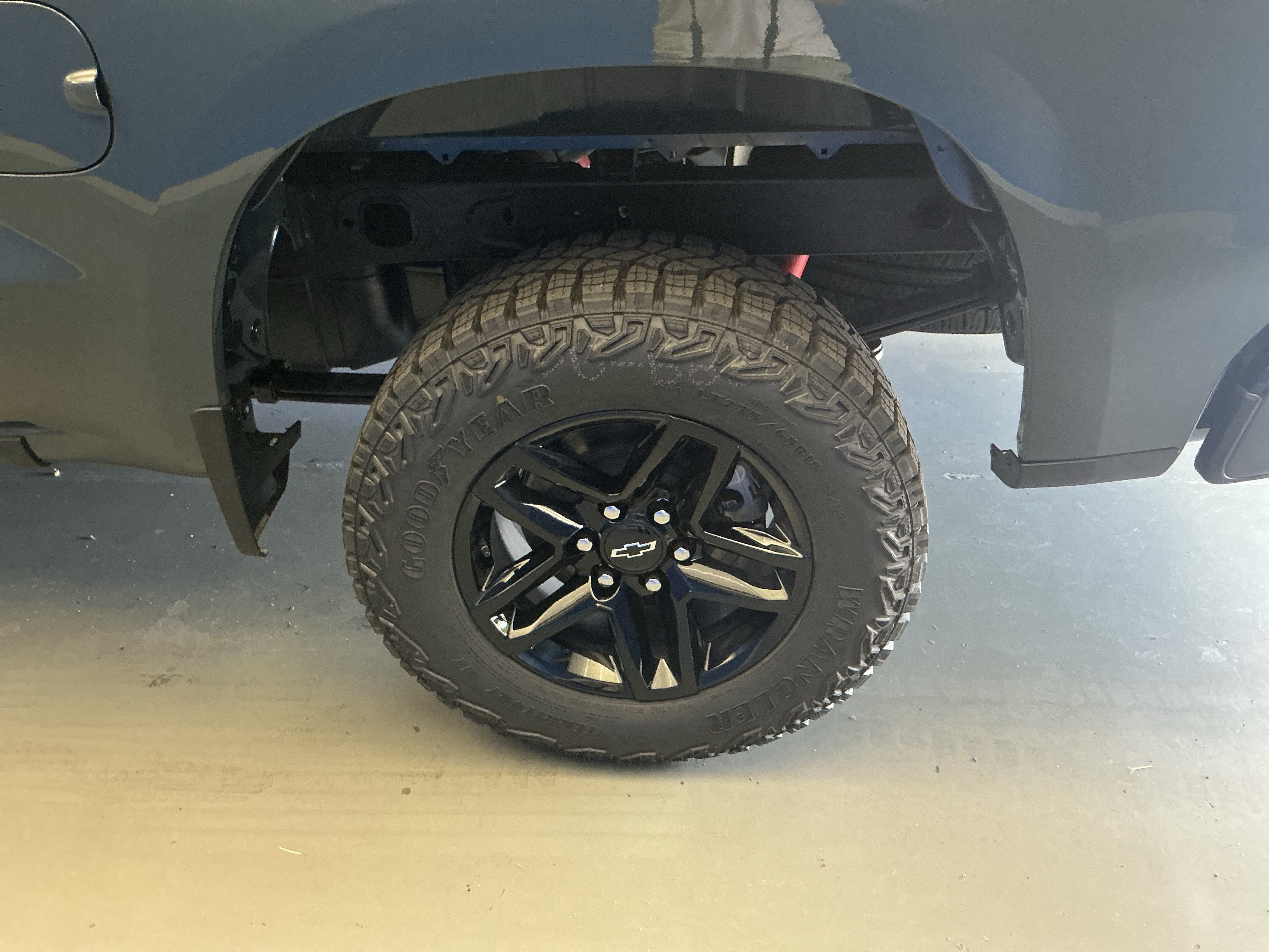 New 2026 Chevrolet Silverado 1500 Custom Trail Boss w/ LPO, Dark Essentials Package AWD/4WD image 9