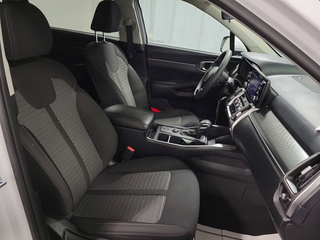Used 2021 Kia Sorento LX image 25