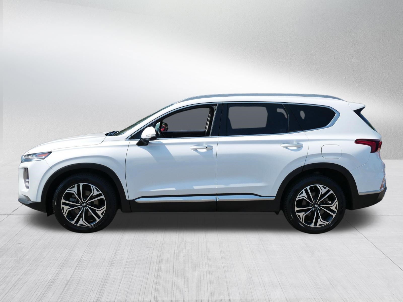 Used 2019 Hyundai Santa Fe AWD image 4